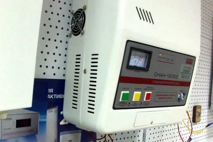 Стабилизатор на стене СНАН настенный